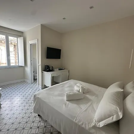 לינה וארוחת בוקר Karol טרופאה